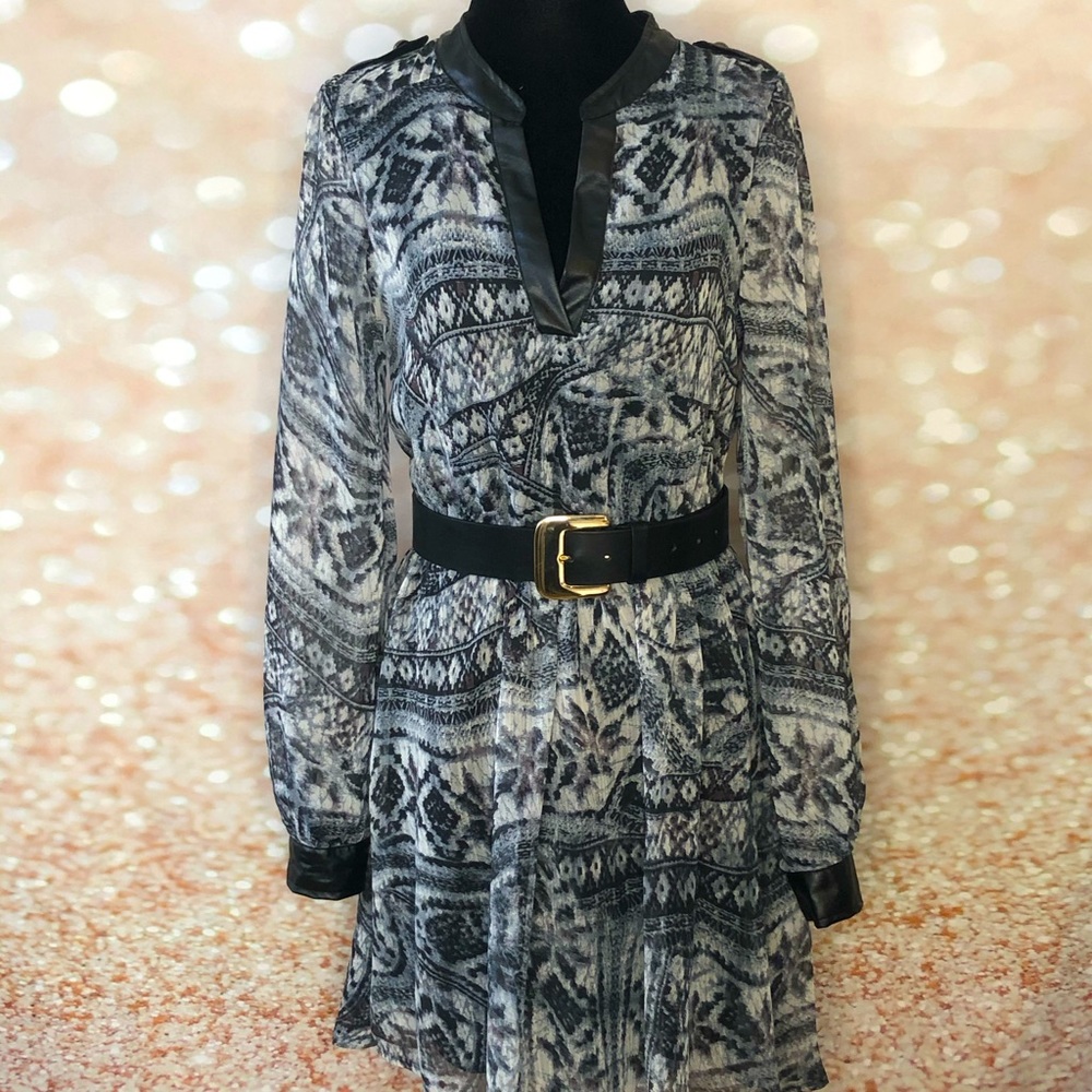 Long sleeves midi dress with faux leather details